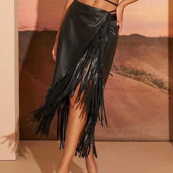 Black Party Women's Faux Leather High-Waisted Midi Skirt With Fringe Details - Picture 6 of 6